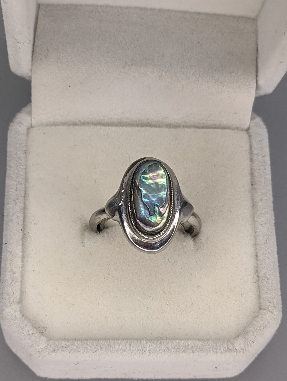 Vintage Avon Adjustable Silver Tone Ring With Oval Abalone Shell Size 5-7 1990s